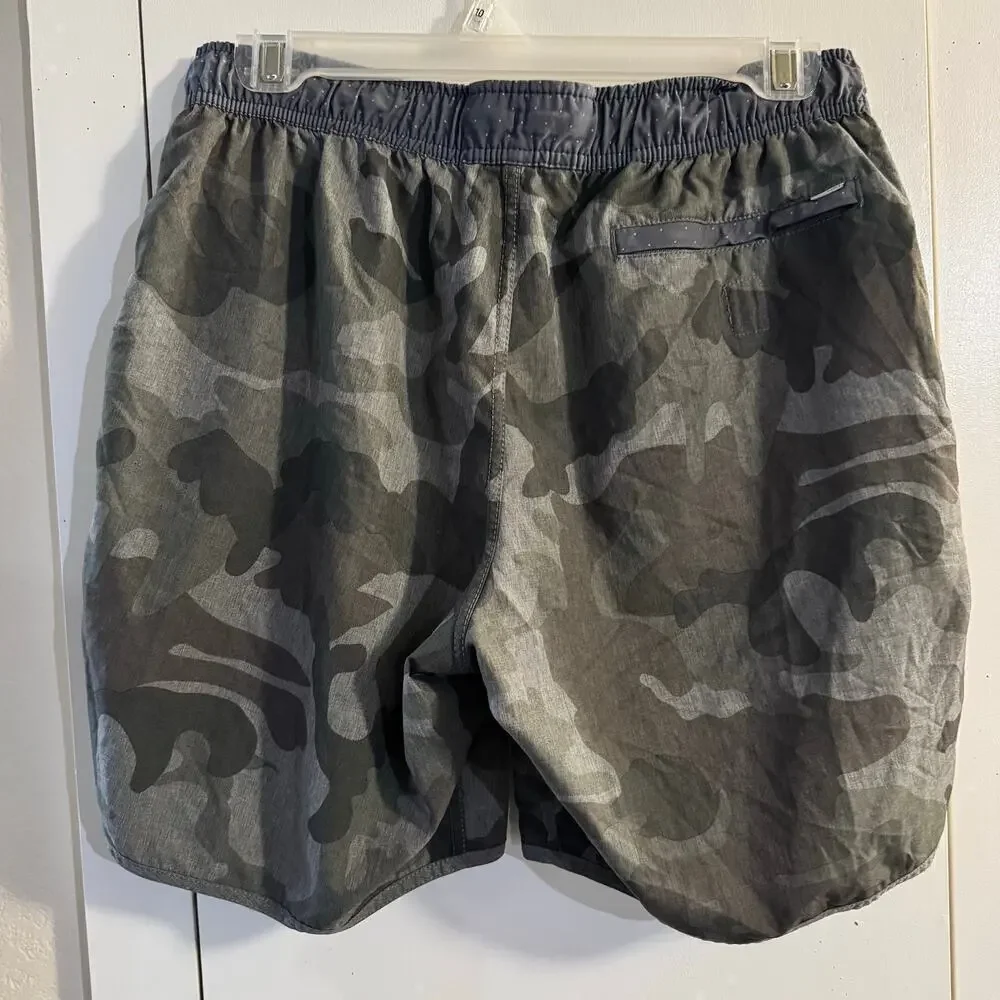 Vuori The Banks Shorts Men’s Size Small Camo Pockets Unlined Elastic Waisted